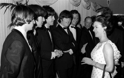 Los Beatles con la Princesa Margarita.